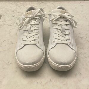 Vessi Women’s Soho Sneaker in Ivory White/Dune Beige. Size 7.